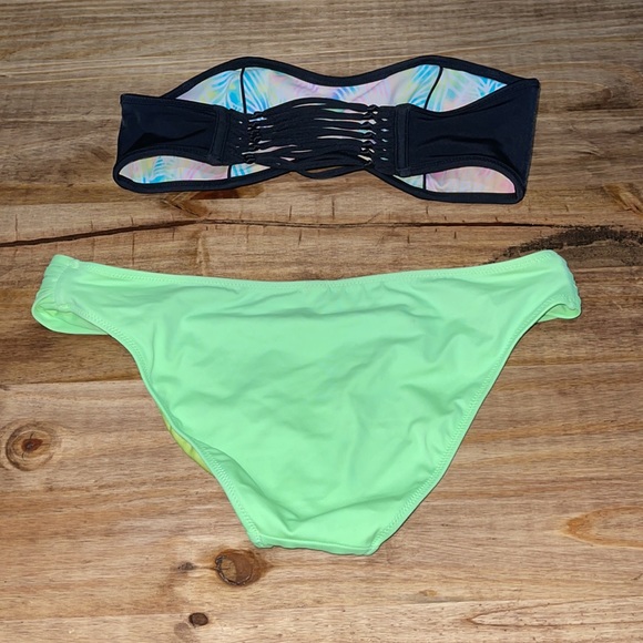 Pink Bikini - Picture 4 of 4